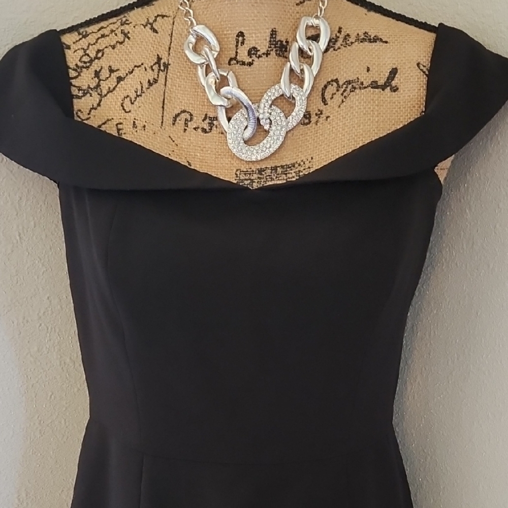 Gianni Bini Elegant Black Off-Shoulder Dress